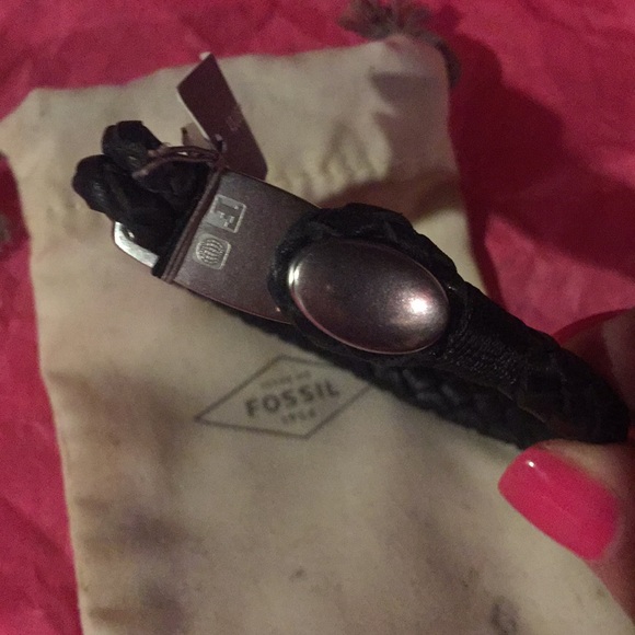 Fossil leather bracelet with tags - Picture 2 of 3